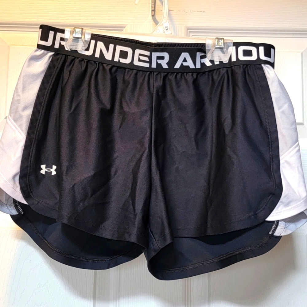 Under Armour Women's Black and White Shorts